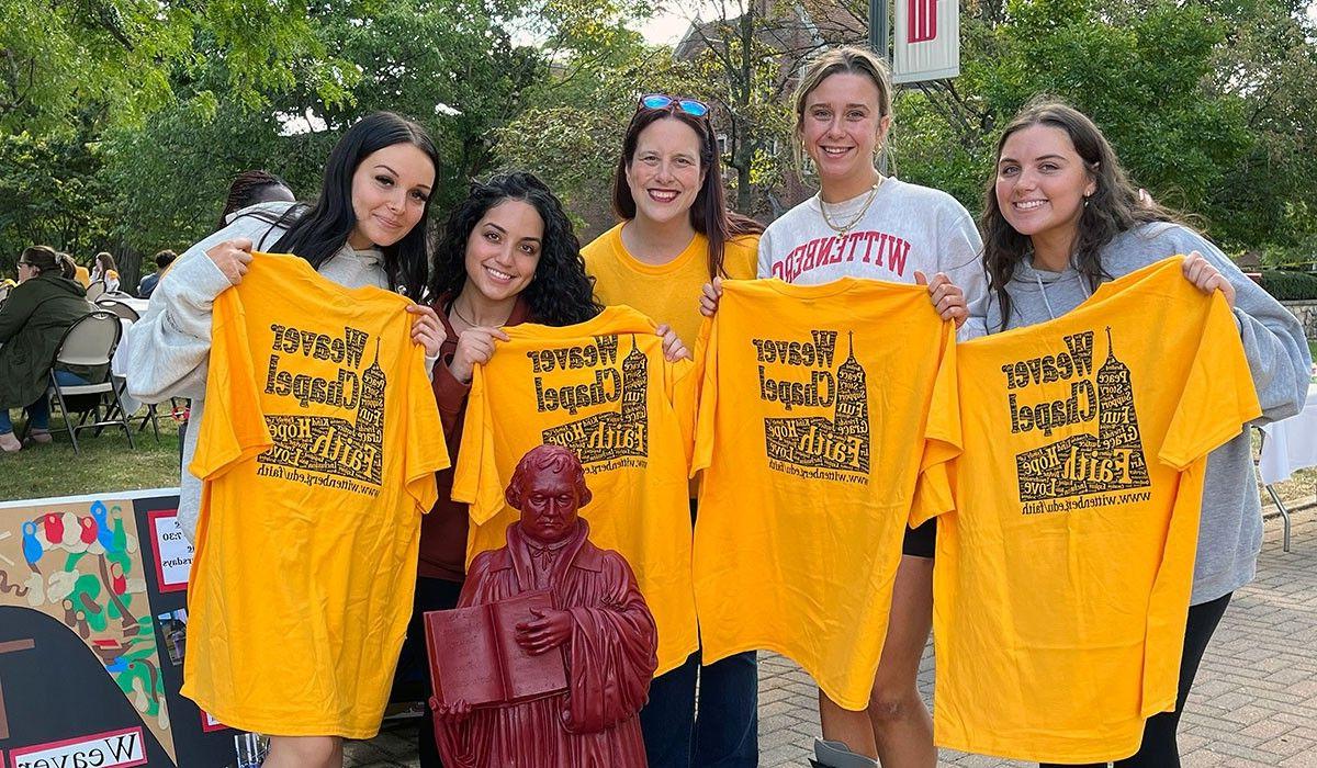 Wittenberg Students and Staff at Chapel BBQ 2023